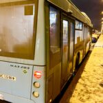 Юная петербурженка сломала руку в автобусе. Перевозчик отрицает вину водителя