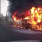 «Теперь уже желтый»: в Петербурге снова загорелся автобус